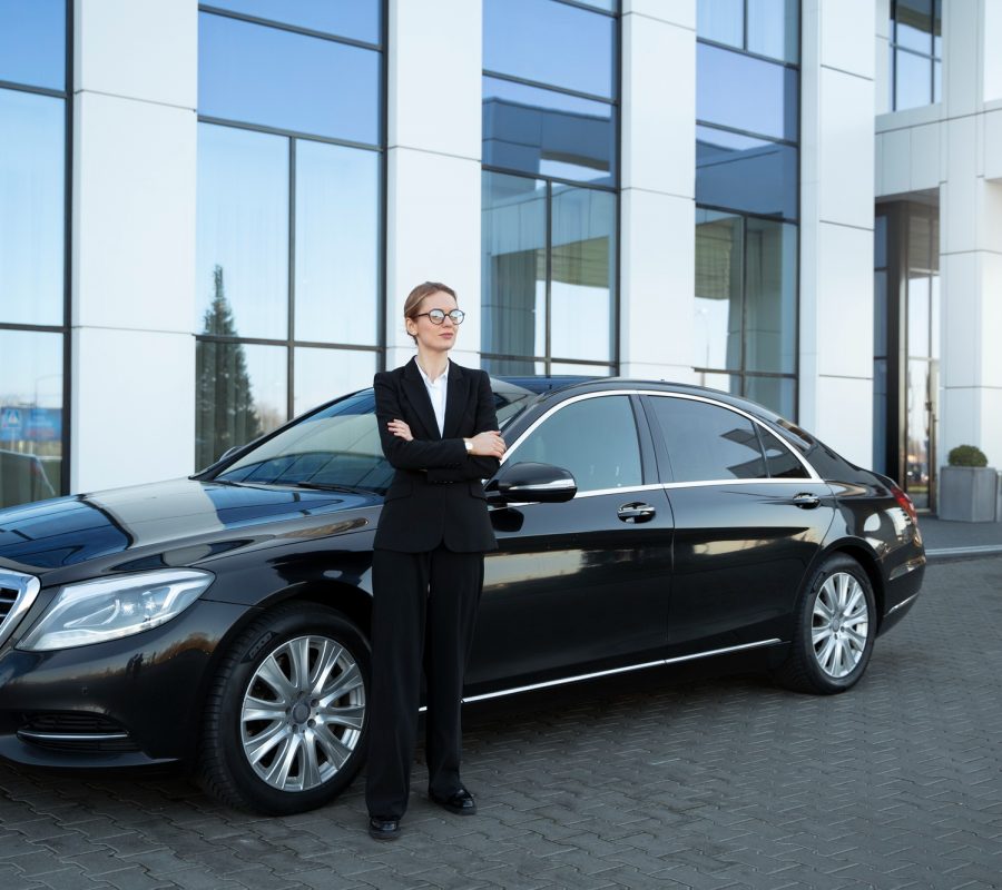 elegant-uber-driver-giving-taxi-ride elegant-uber-driver-giving-taxi-ride